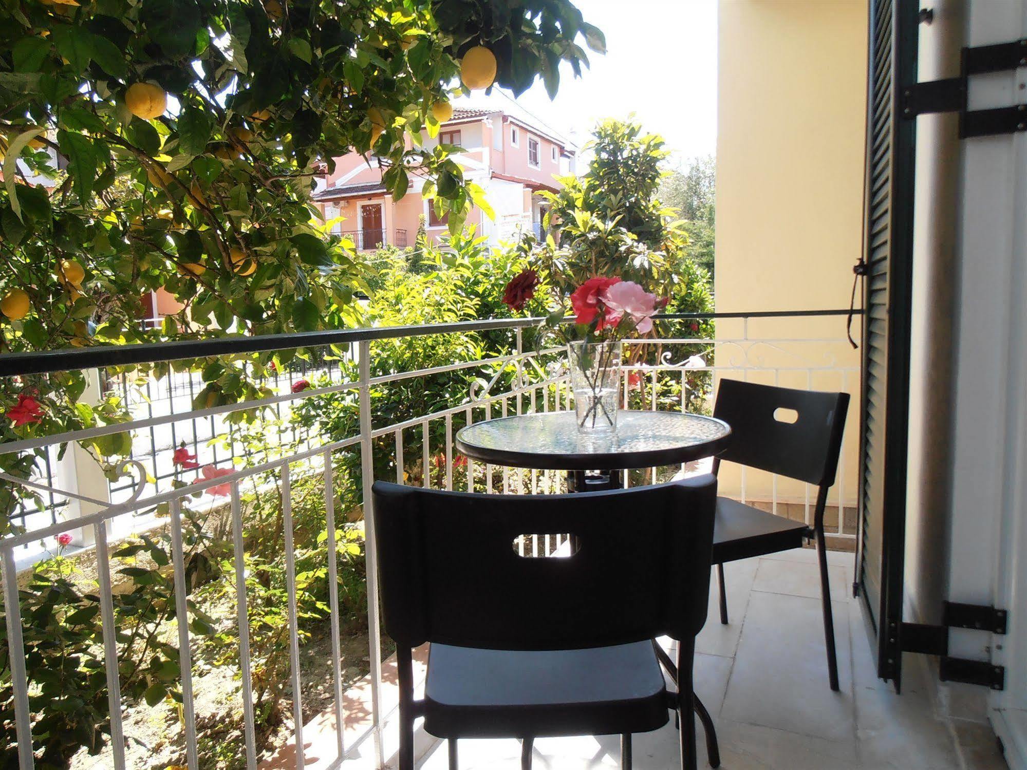 Elenas Garden Daire Kávos Dış mekan fotoğraf