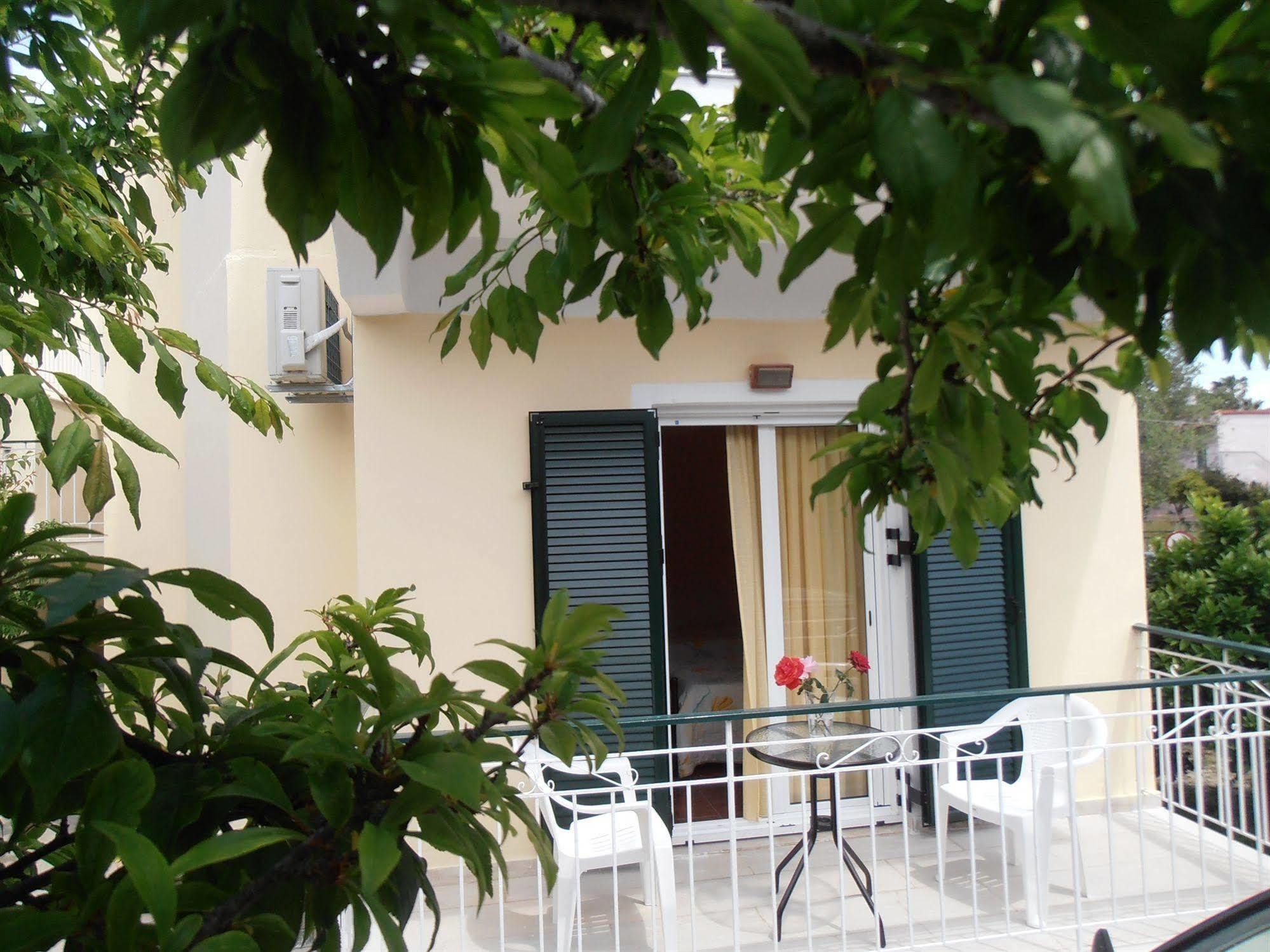 Elenas Garden Daire Kávos Dış mekan fotoğraf